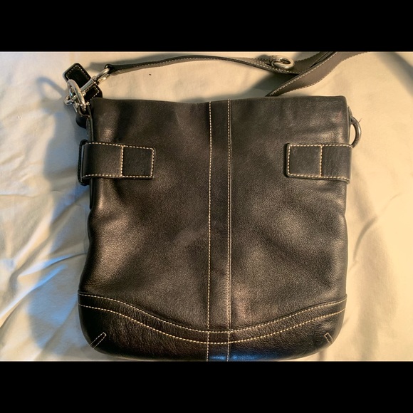Vintage Coach all leather bag. - Picture 3 of 6